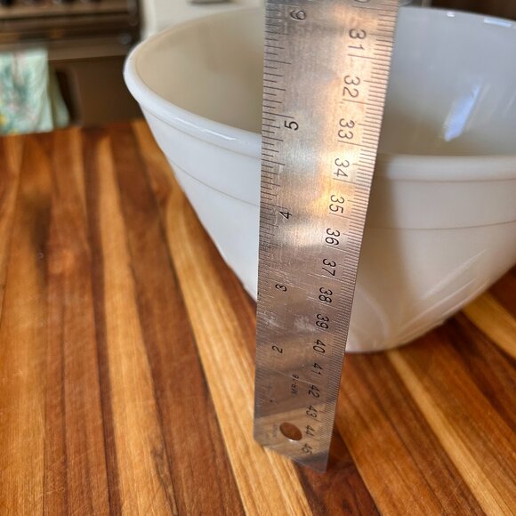 Vintage Hazel Atlas Cattail Milk Glass Mixing Bowl - Picture 4 of 5